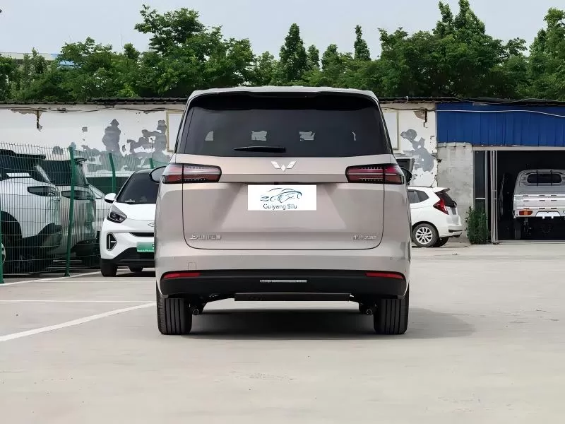 Wuling Starlight 730 2026 1.5T CVT Monovolumen premium de 7 plazas para transporte familiar y de pasajeros