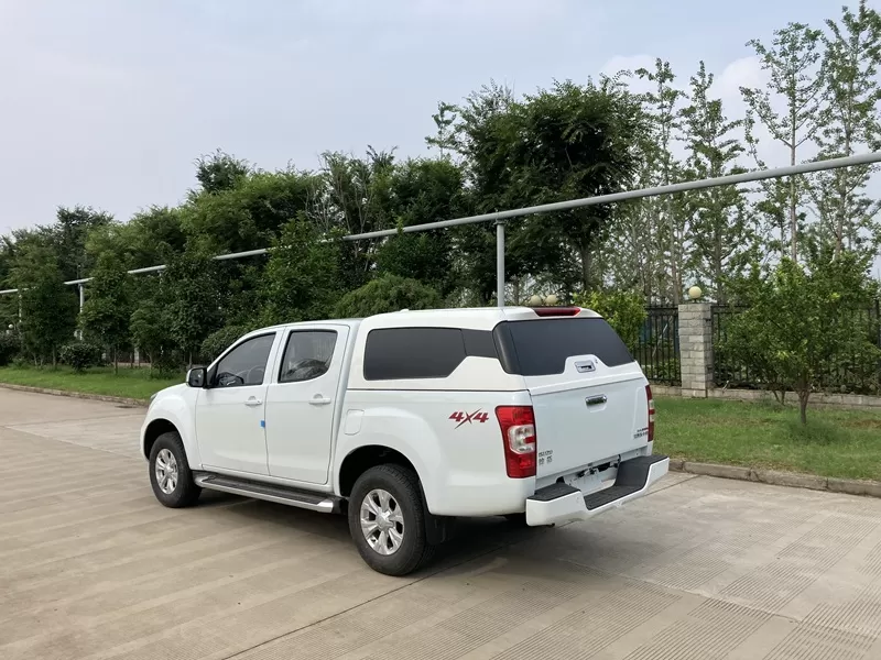 Camioneta diésel Isuzu Lingtuo Cross-Country 2.5T 4X4, nueva de China
