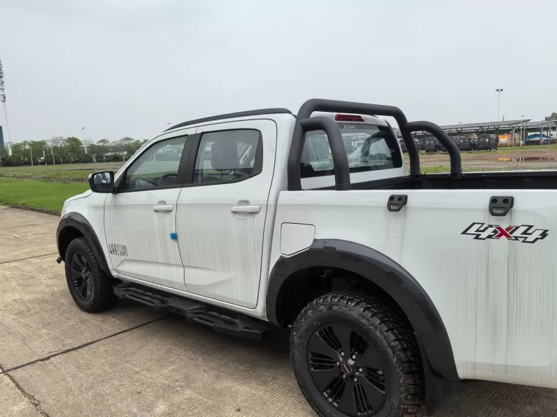 Camioneta diésel automática Isuzu RE-MAX 2.5T 8AT | Fiable y práctico de China