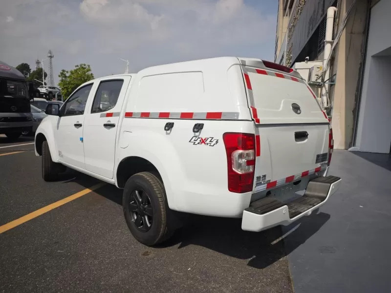 Camioneta diésel manual Isuzu RE-MAX con cubierta de carga extraíble