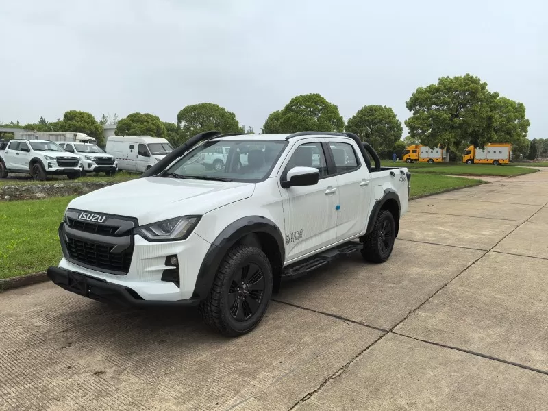 Isuzu RE-MAX 2.5T 8AT Automatic Diesel Pickup | Reliable & Practical from China