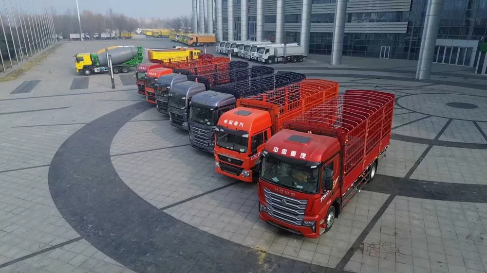 Camión de carga Sinotruk Howo TX7 Pro 4×2 con estructura de losa 250 caballos de fuerza