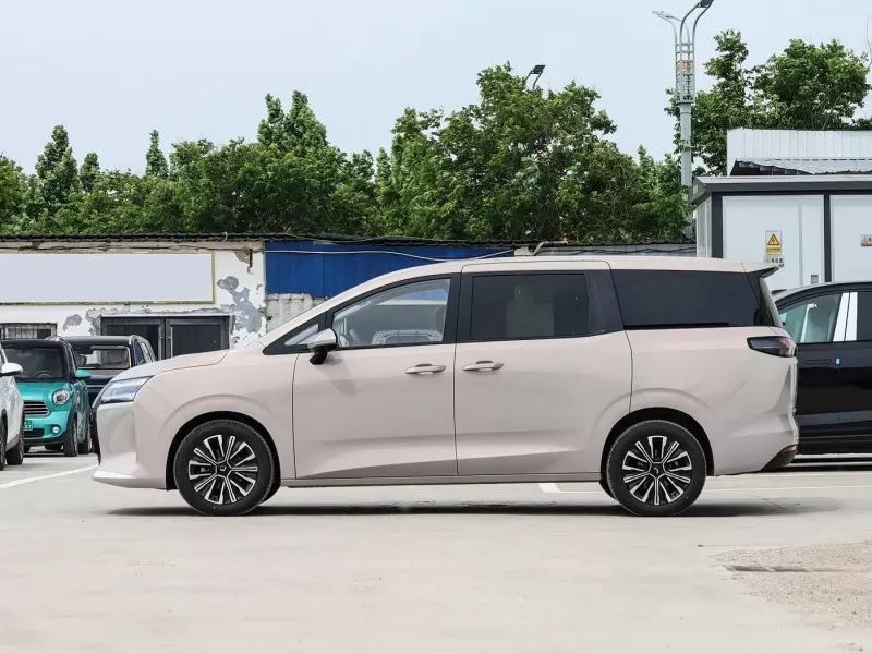 Wuling Starlight 730 2026 1.5T CVT Monovolumen premium de 7 plazas para transporte familiar y de pasajeros