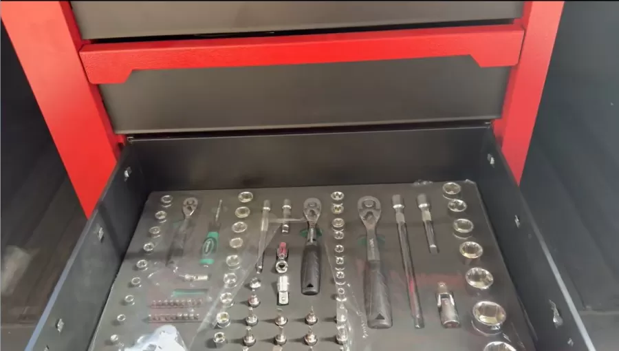 Camioneta Isuzu modificada - caja de herramientas