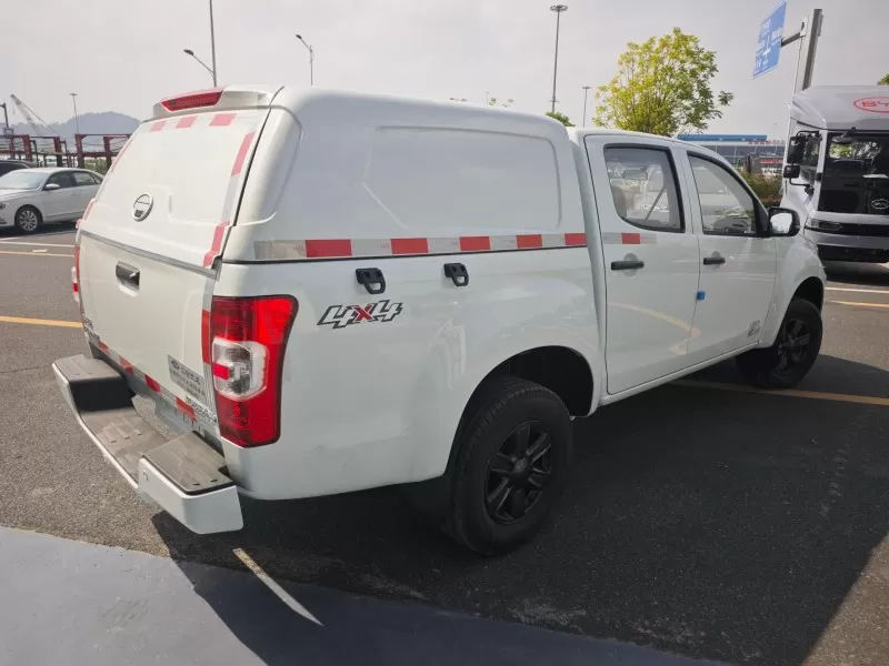 Camioneta diésel manual Isuzu RE-MAX con cubierta de carga extraíble