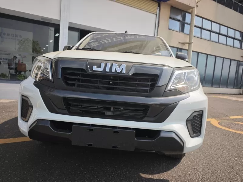 Camioneta diésel manual Isuzu RE-MAX con cubierta de carga extraíble