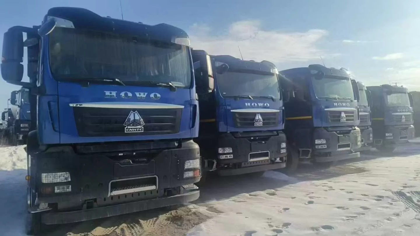 Camión volquete Howo T7H 8×4 (Edición Polar / Edición Fría de Gran Altitud) - Vehículo usado de alta calidad